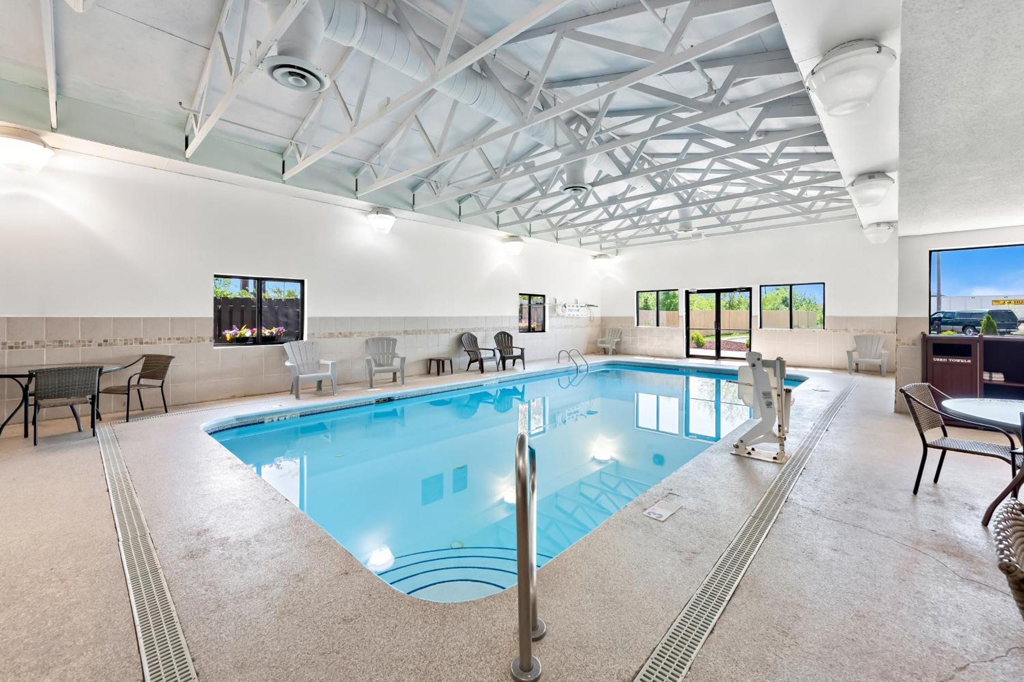 Comfort Suites Columbus Extérieur photo