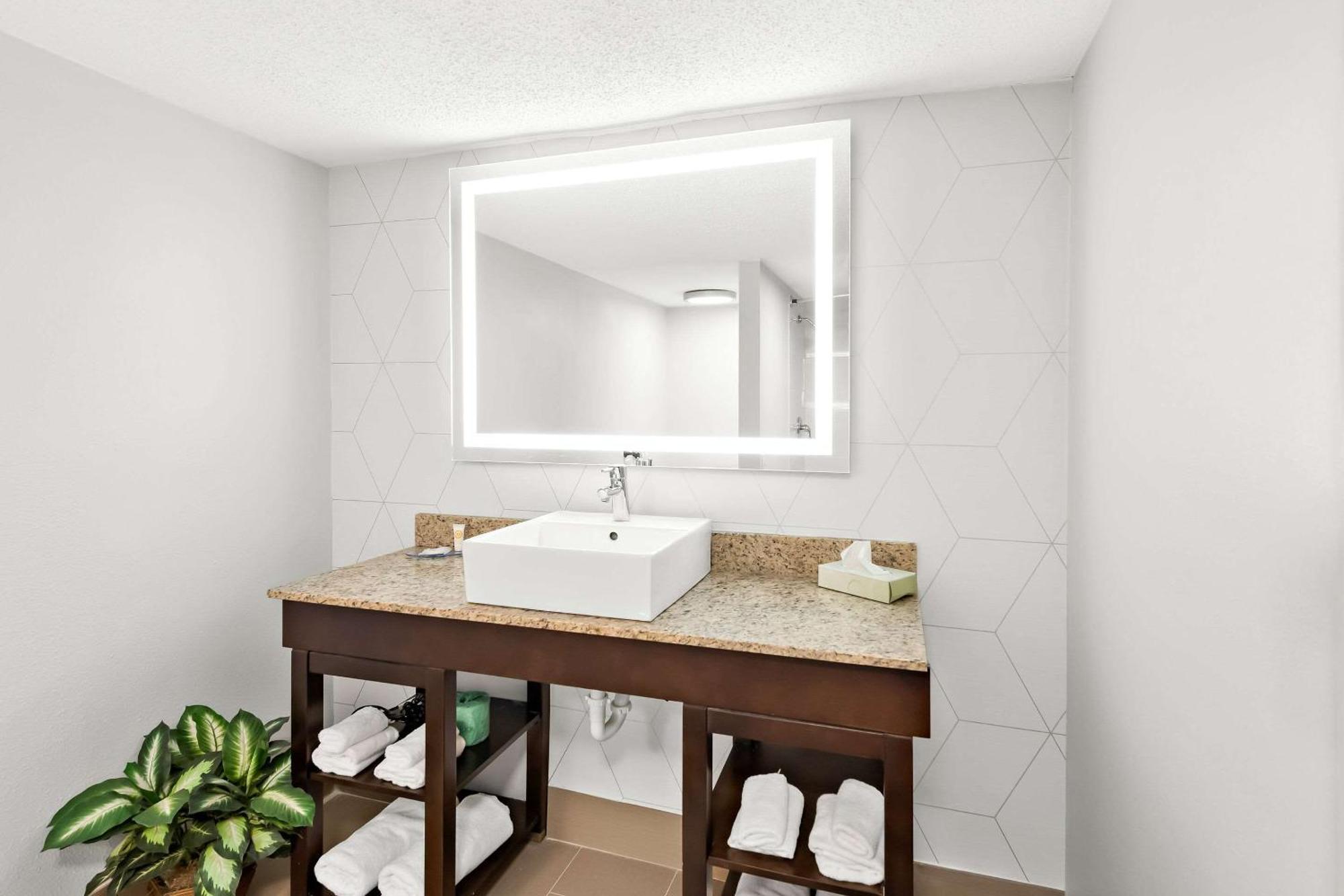 Comfort Suites Columbus Extérieur photo